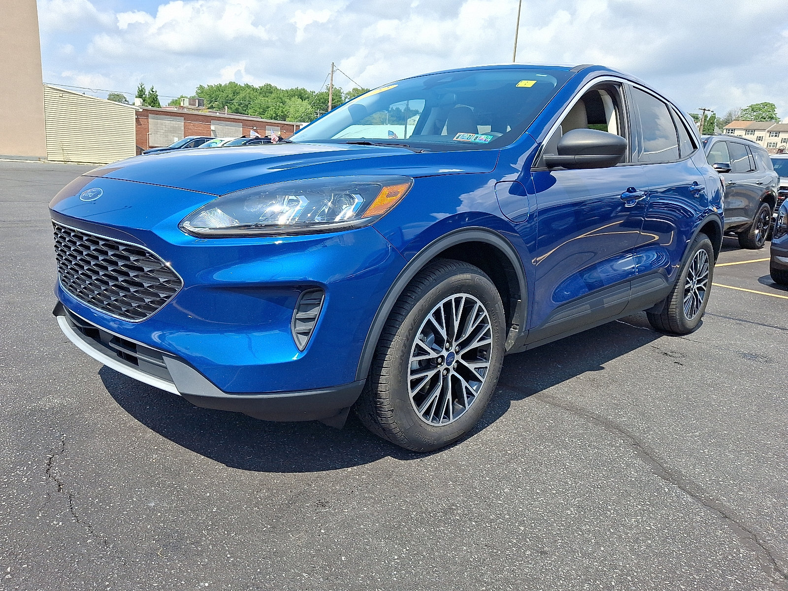 Used 2022 Ford Escape SE FWD image 1