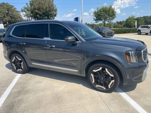 Used 2024 Kia Telluride S w/ S Sunroof Package FWD image 1
