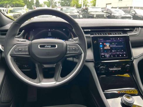 Used 2023 Jeep Grand Cherokee L Laredo AWD/4WD image 29