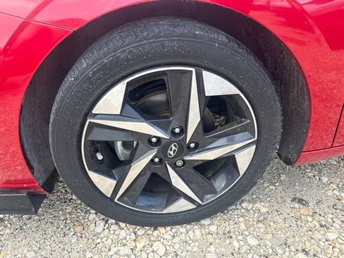 Used 2023 Hyundai Elantra SEL w/ Convenience Package FWD image 11