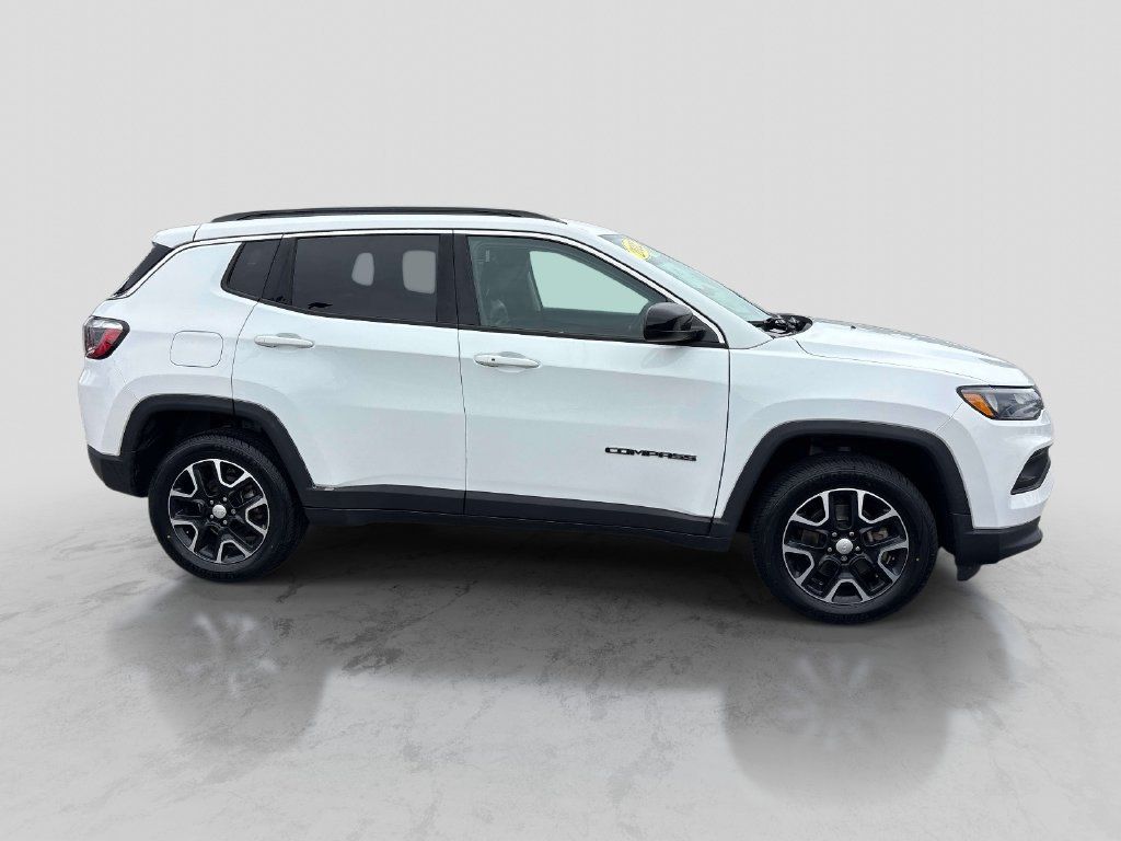 Used 2022 Jeep Compass Latitude w/ Convenience Group AWD/4WD image 6