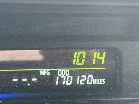 Used 2013 Toyota Prius V Three image 19