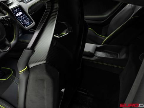Used 2025 Lamborghini Revuelto AWD/4WD image 46