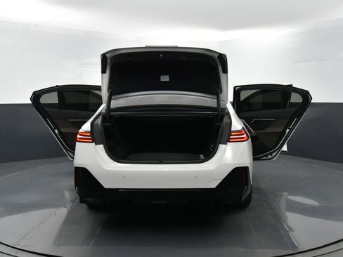 Used 2024 BMW i5 M60 image 48