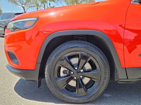 Used 2021 Jeep Cherokee Latitude Plus FWD image 12