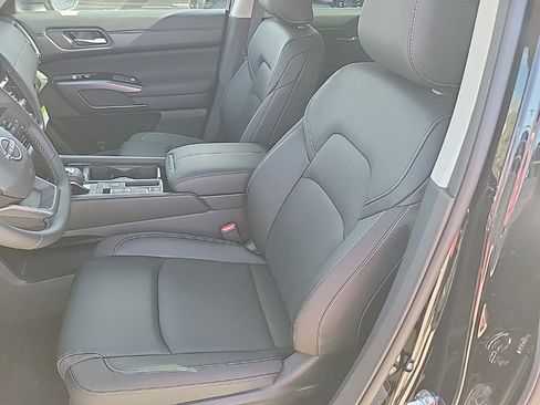 New 2026 Nissan Pathfinder SL image 19