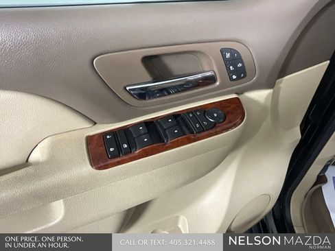 Used 2011 Chevrolet Tahoe LTZ RWD image 16
