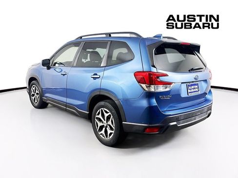 Used 2021 Subaru Forester Premium AWD/4WD image 5