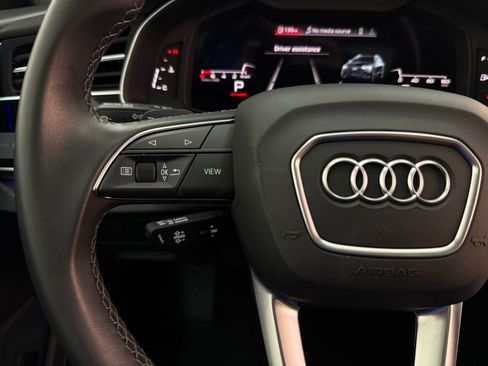 Used 2022 Audi Q8 Premium Plus w/ Premium Plus Package AWD/4WD image 15