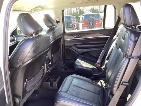 Used 2023 Jeep Grand Cherokee L Limited w/ Black Appearance Package image 16