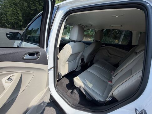 Used 2017 Ford Escape SE AWD/4WD image 12