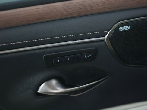 Used 2025 Lexus ES 350 w/ Luxury Package FWD image 21