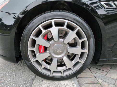 Used 2017 Maserati Quattroporte GTS GranLusso image 42