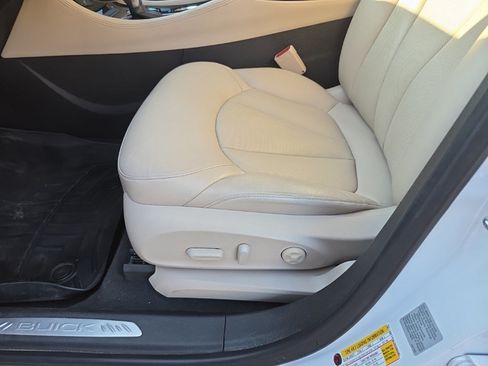 Used 2017 Buick Envision Essence FWD image 16