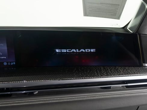 Used 2025 Cadillac Escalade V AWD/4WD image 28