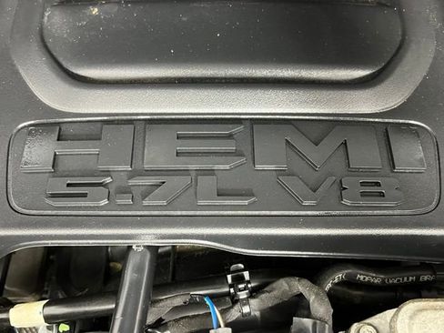 Used 2023 RAM 1500 Limited AWD/4WD image 9