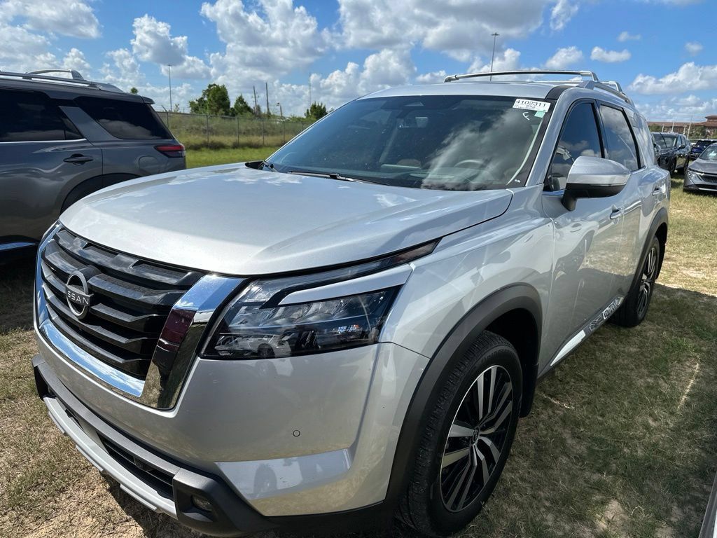 Used 2025 Nissan Pathfinder Platinum w/ Cargo Package FWD image 1