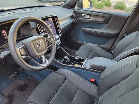 Used 2023 Volvo XC40 Recharge Ultimate image 27