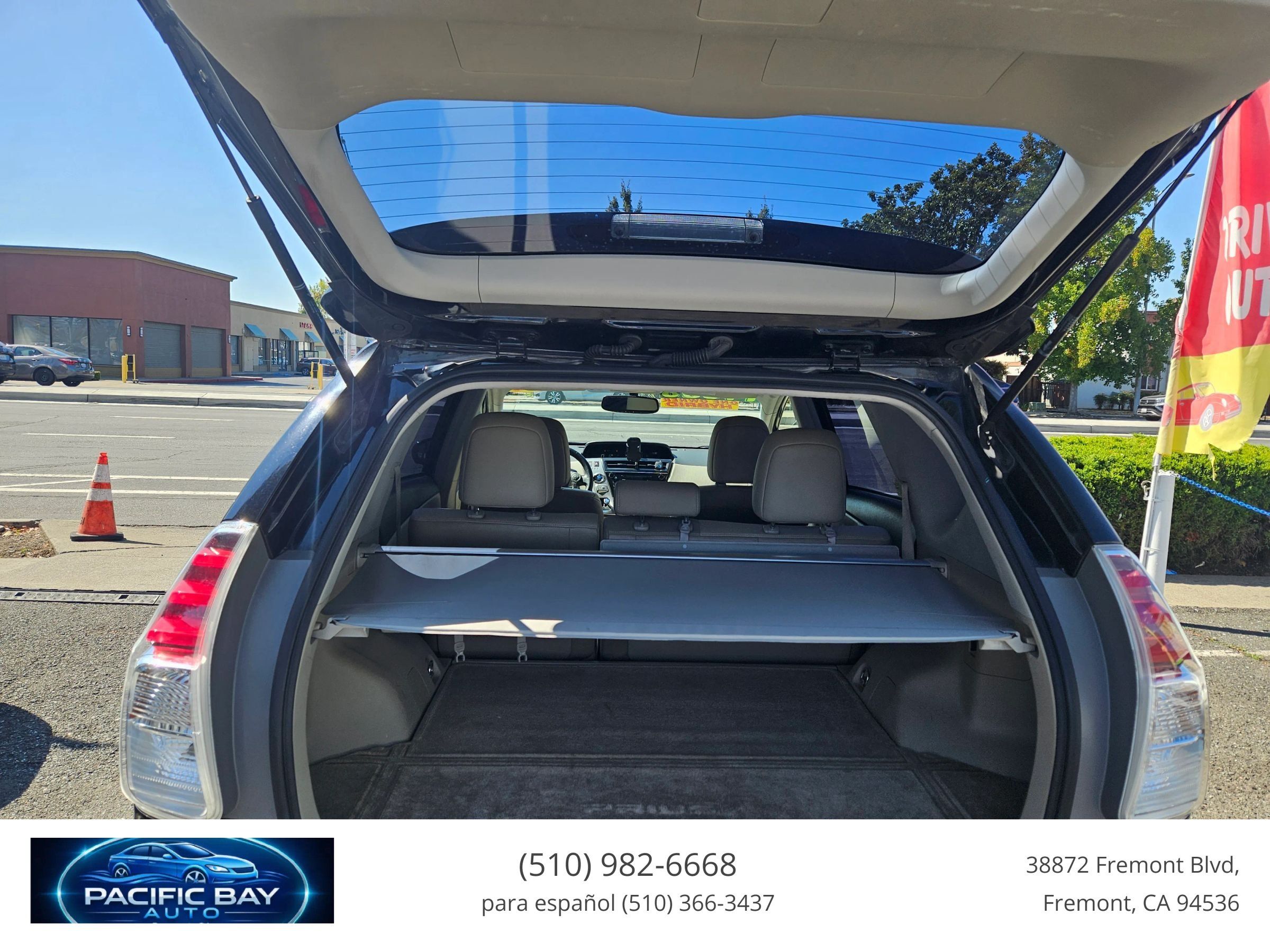 Used 2015 Toyota Prius V Four FWD image 3