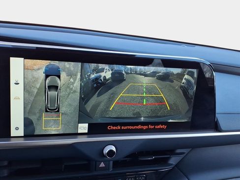 Used 2025 Toyota Crown Signia image 21