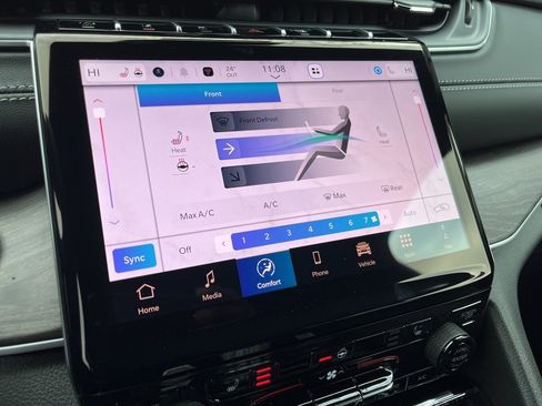 New 2025 Jeep Grand Cherokee L Limited image 35