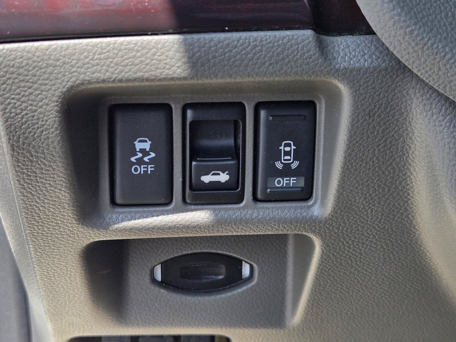 Used 2011 INFINITI G37 Convertible w/ Premium Pkg RWD image 17