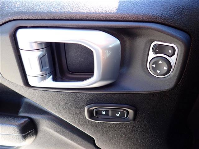 Used 2022 Jeep Gladiator Sport AWD/4WD image 11