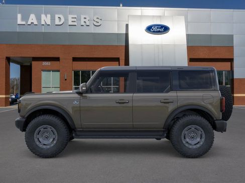 New 2025 Ford Bronco Outer Banks w/ Sasquatch Package image 3