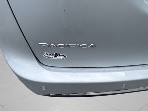 New 2026 Chrysler Pacifica Select image 27