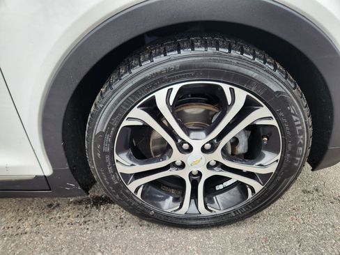 Used 2019 Chevrolet Bolt Premier w/ Infotainment Package image 6