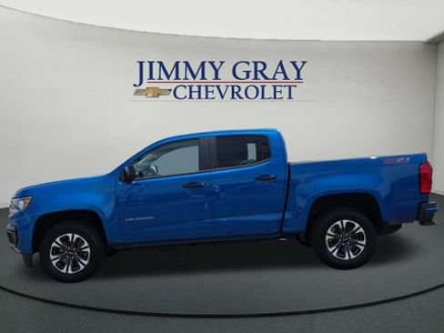 Used 2021 Chevrolet Colorado Z71 AWD/4WD image 2