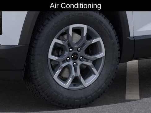 New 2026 Chevrolet Equinox ACTIV w/ Convenience Package III AWD/4WD image 10