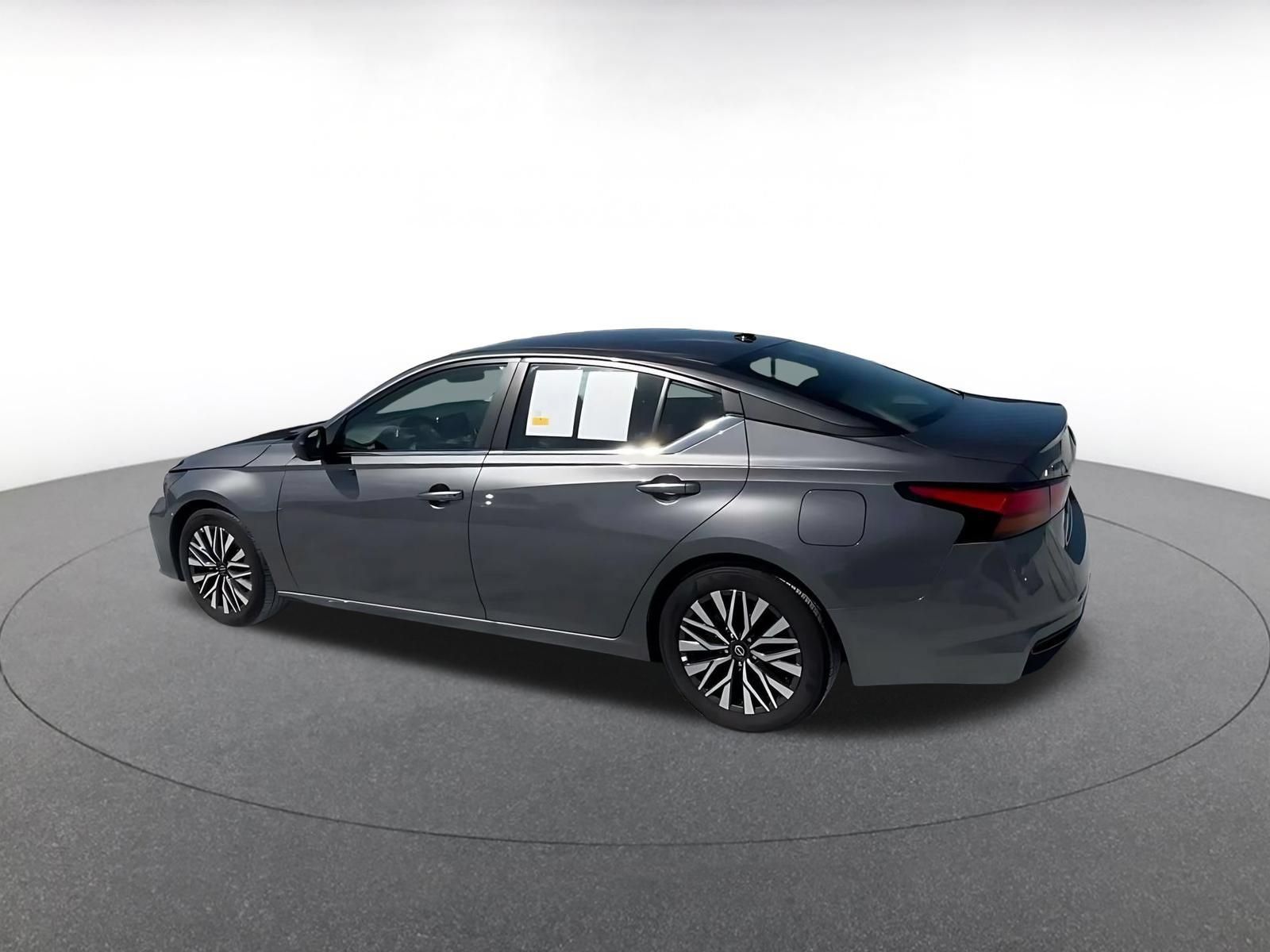 Used 2026 Nissan Altima 2.5 SV FWD image 9