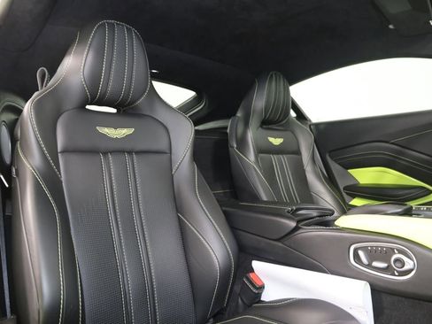 Used 2019 Aston Martin V8 Vantage Coupe RWD image 14