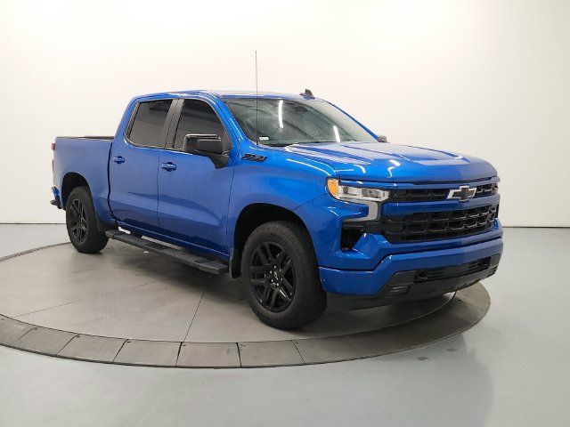Used 2024 Chevrolet Silverado 1500 RST AWD/4WD image 3
