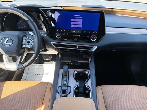 Used 2025 Lexus RX 350 Premium image 20