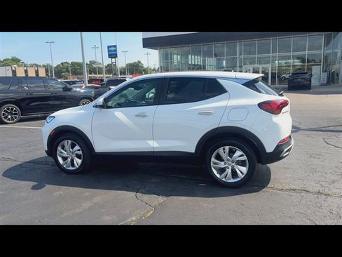 Certified 2024 Buick Encore GX Preferred w/ Comfort Package FWD image 6