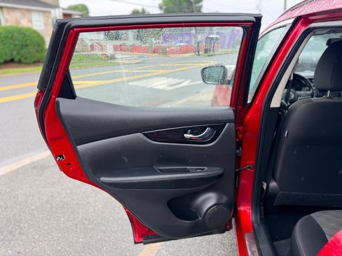 Used 2019 Nissan Rogue Sport SV w/ All-Weather Package AWD/4WD image 19