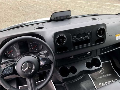 New 2025 Mercedes-Benz Sprinter 2500 image 8