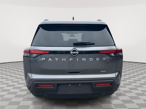 Used 2025 Nissan Pathfinder SV image 4