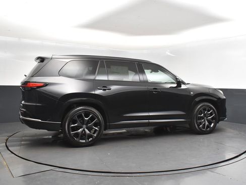 New 2026 Lexus TX 500h AWD image 8