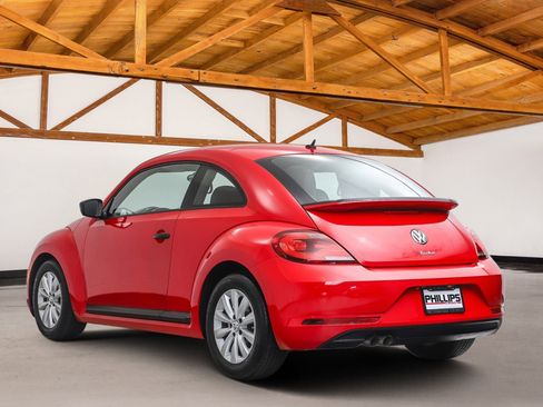 Used 2018 Volkswagen Beetle 2.0T S FWD image 3