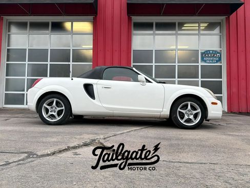 Used 2002 Toyota MR2 RWD image 1