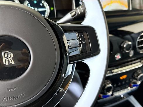 Used 2024 Rolls-Royce Phantom Sedan image 25