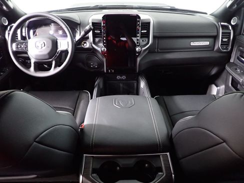 New 2026 RAM 2500 Laramie AWD/4WD image 36