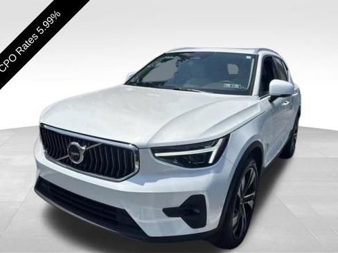 Used 2024 Volvo XC40 B5 Ultimate w/ Protection Package Premier AWD/4WD image 3