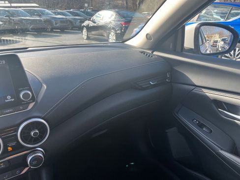 Used 2025 Nissan Sentra SV image 29