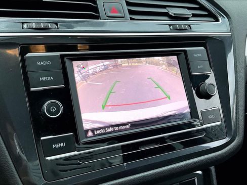 Used 2020 Volkswagen Tiguan S FWD image 27