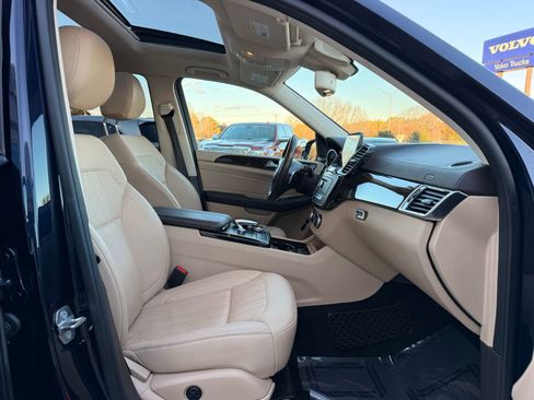 Used 2018 Mercedes-Benz GLS 450 4MATIC w/ Premium Package image 28