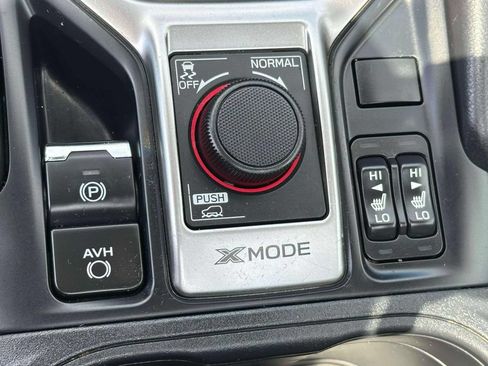 Used 2023 Subaru Forester Premium AWD/4WD image 28